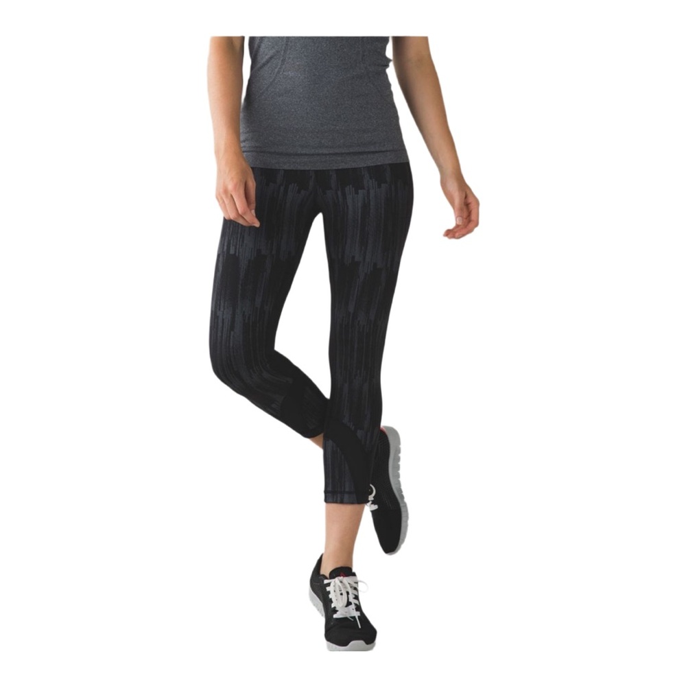 lululemon Sz 2 Run‎ Inspire Too Speed Scratch Match Black and Gray Leggings
